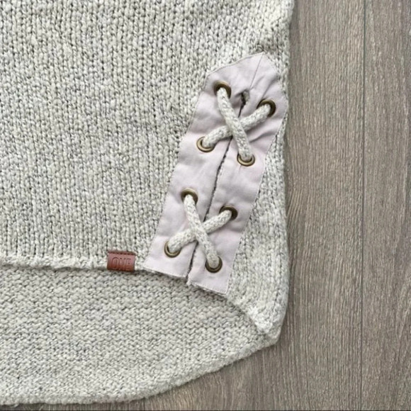 Free People One Teaspoon Saints and Roses Sweater Chunky Knit Lace Up V-neck - Picture 13 of 16